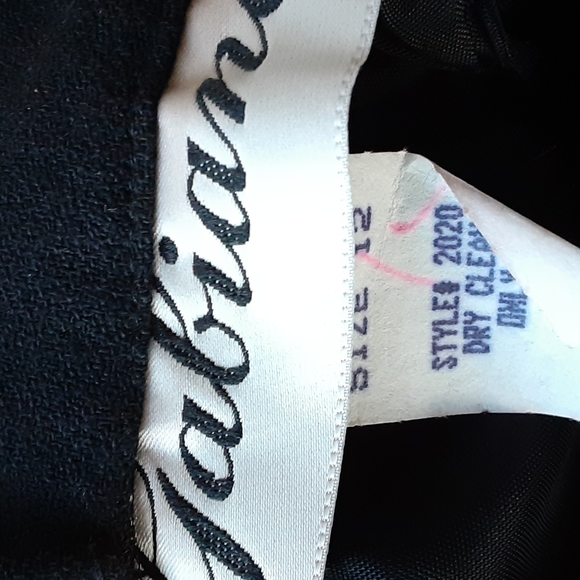 Gabiano Vintage 2pc Rhinestone suit sz 12 pit measures 20 inches skirt 28 inches - Picture 9 of 10